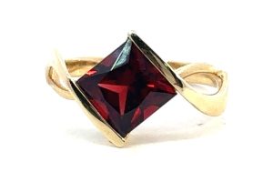 14k Yellow Princess Cut Garnet Ring