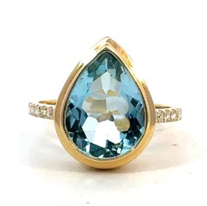 18k Yellow Blue Topaz Ring