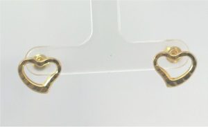 Heart Cutout Stud Earrings