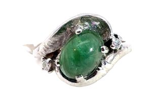 Cabochon Emerald Ring