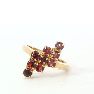 18k Garnet Ring