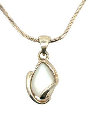 14YG Mother of Pearl Pendant